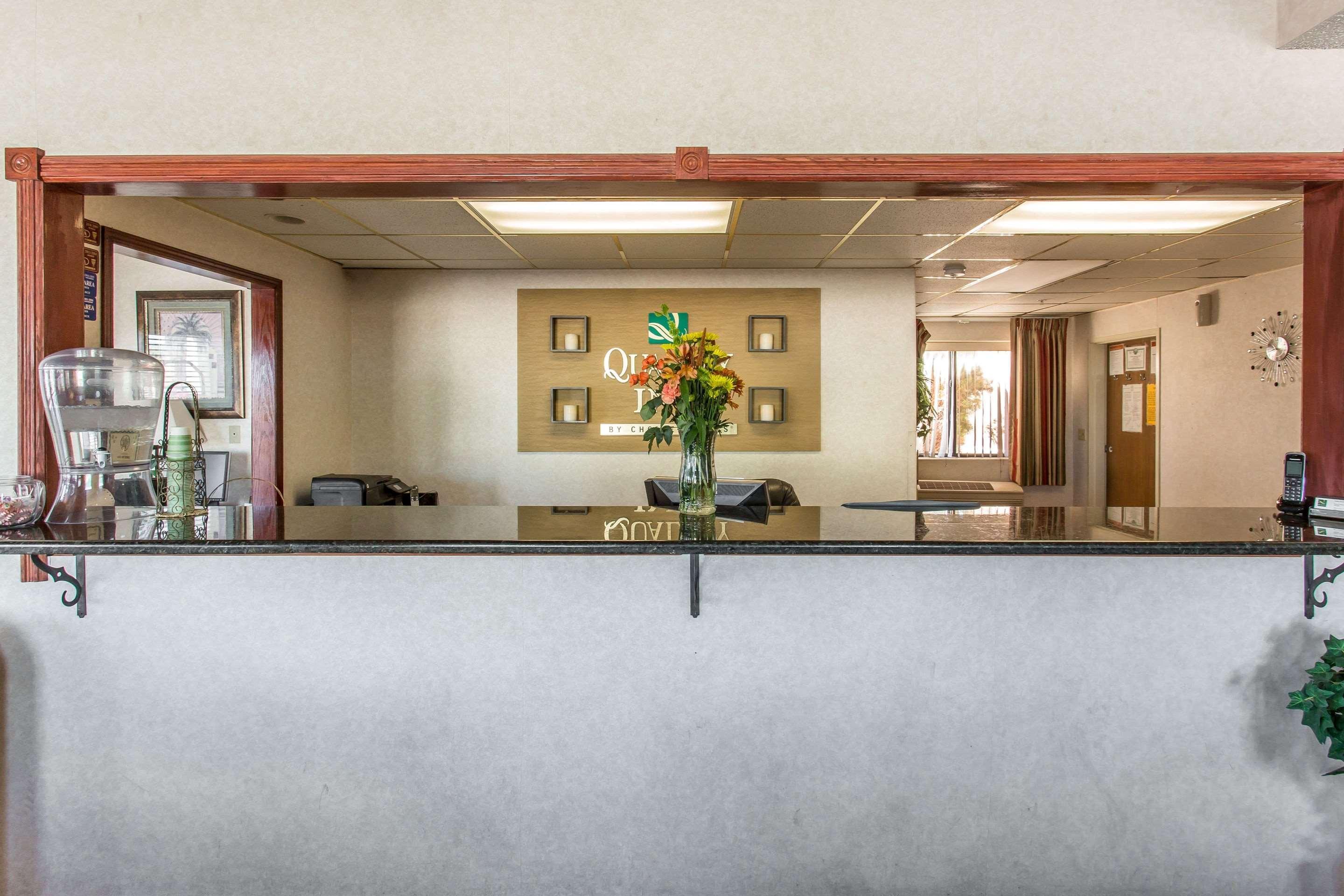 Quality Inn Delta Gateway To Rocky Mountains Exterior foto